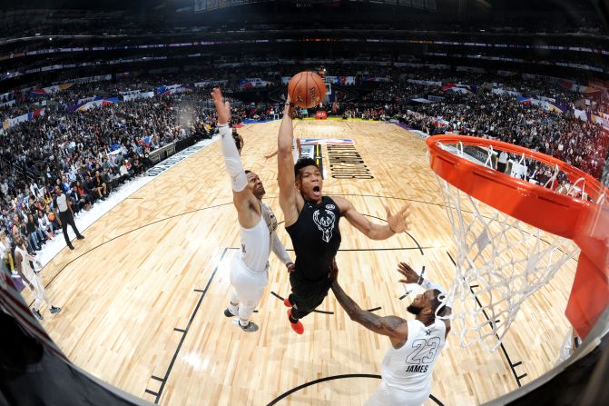 Giannis Antetokounmpo dunks the ball for Team Stephen. He scored 16 points in the game.