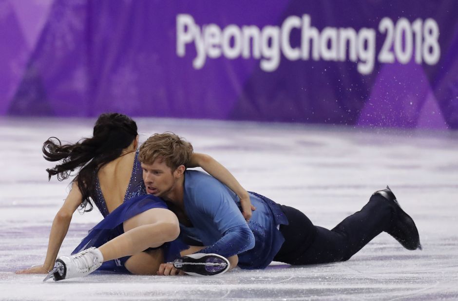 US ice dancers Madison Chock and Evan Bates fall during their free dance.