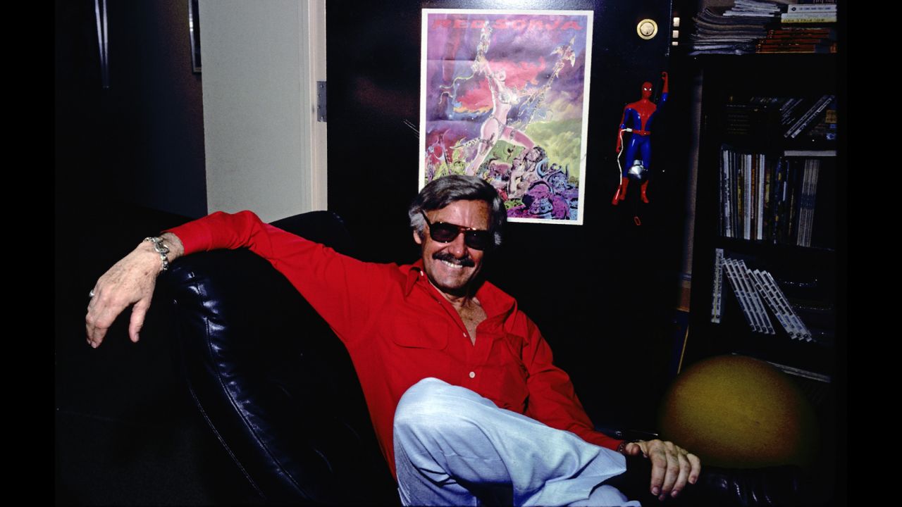 Lee poses for a portrait in 1978.