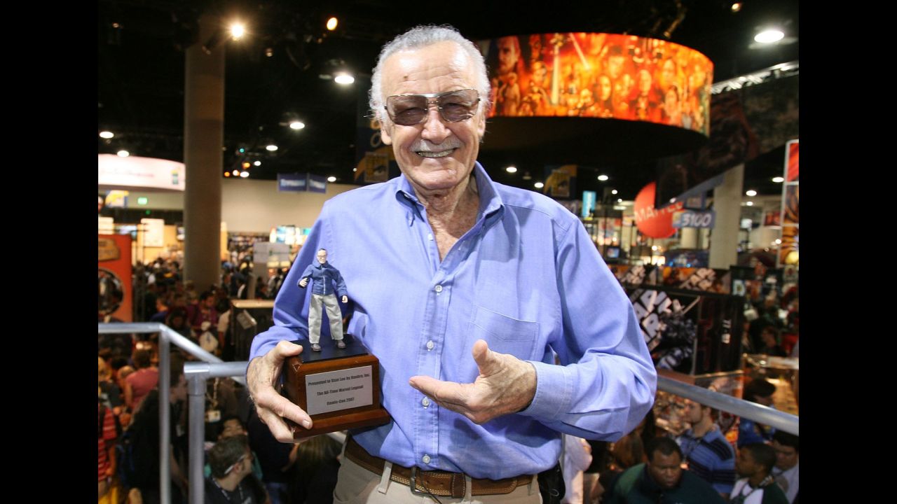 Stan Lee holds the "All Time Marvel Legend Award" that was given to him at Comic-Con in 2007.