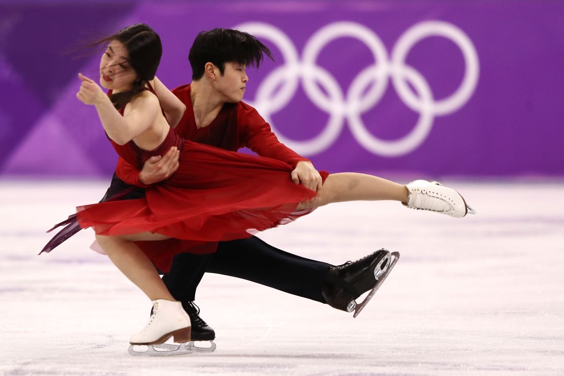Maia Shibutani and Alex Shibutani of the United States won bronze in the Ice Dance. 
