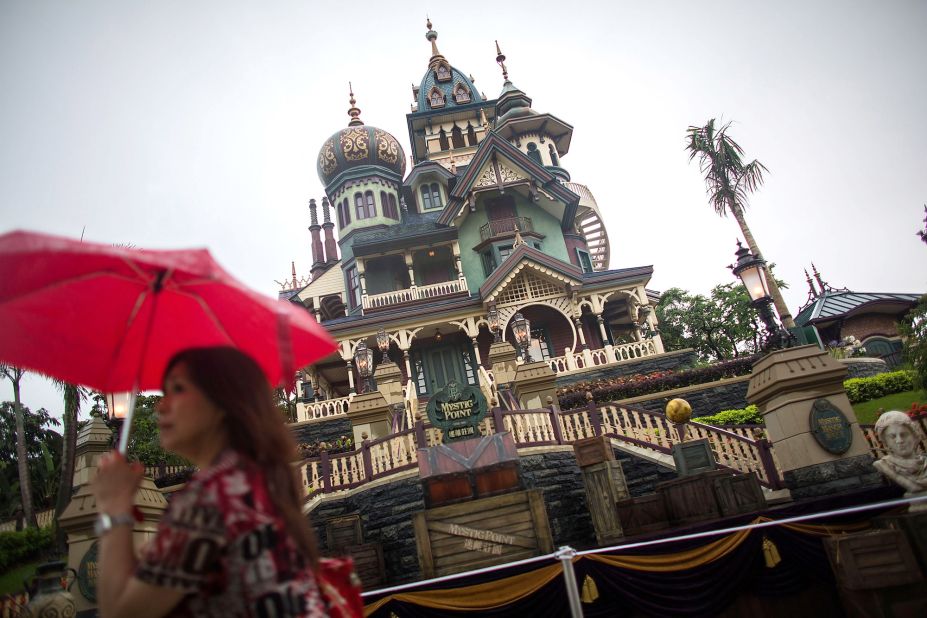 <strong>Mystic Point: </strong>The highlight of Mystic Point, a new land that opened in 2013, is Mystic Manor. It was Inspired by the legendary Haunted Mansion ride found at the two American Disney parks and Tokyo Disney.