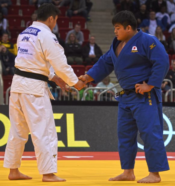Perplexed by the outcome, unsure whether their journey had ended in victory or defeat, both competitors looked to their coaches for some form of reassurance. A bemused bow and cursory handshake later, they slowly ambled off the mat.<br />