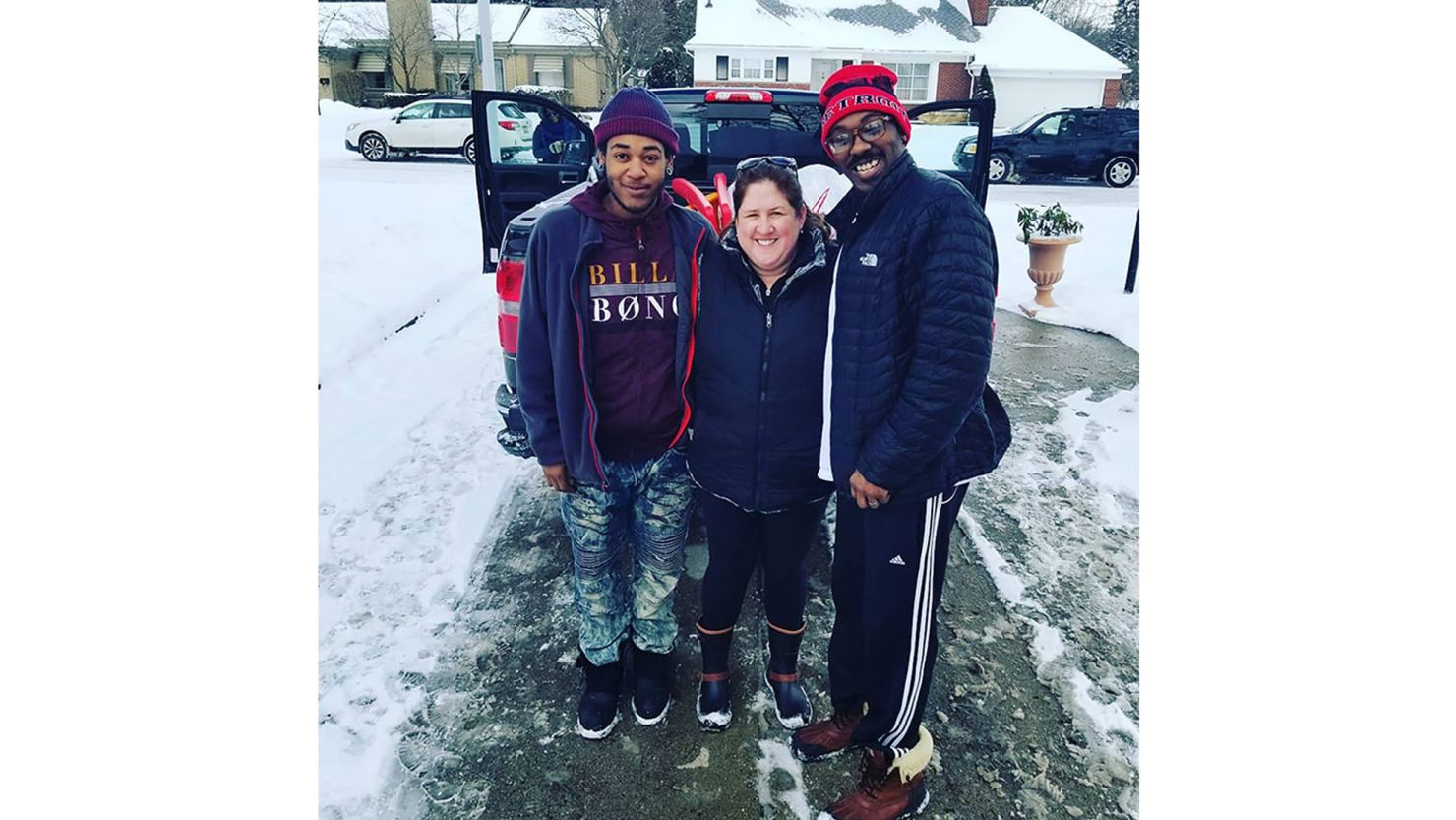 Erica Guido helped Eric Haley and Quantay Mendoza, who later decided to help Guido with deliveries.