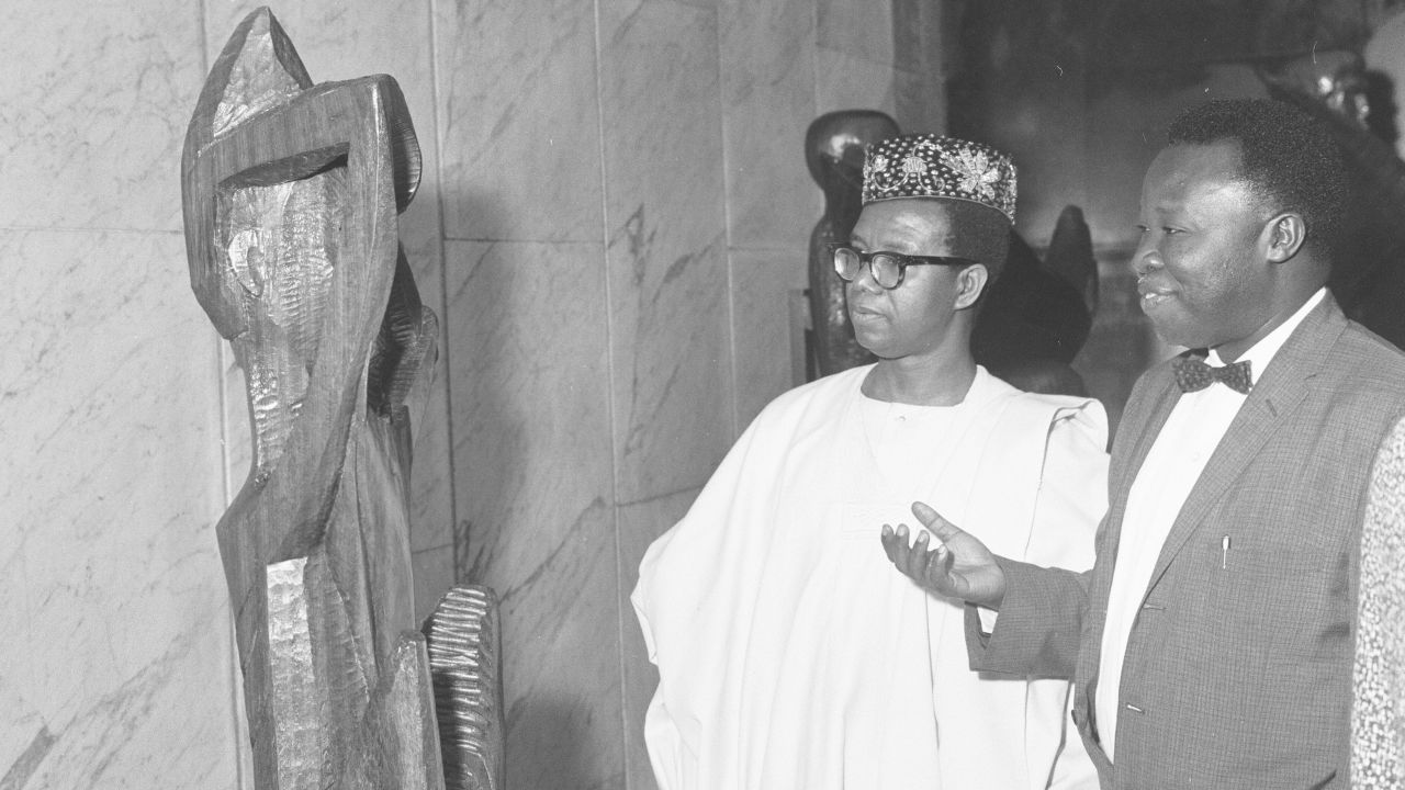 The reception and viewing of the work of Ben Enwonwu in the Daily Mirror building in 1961.