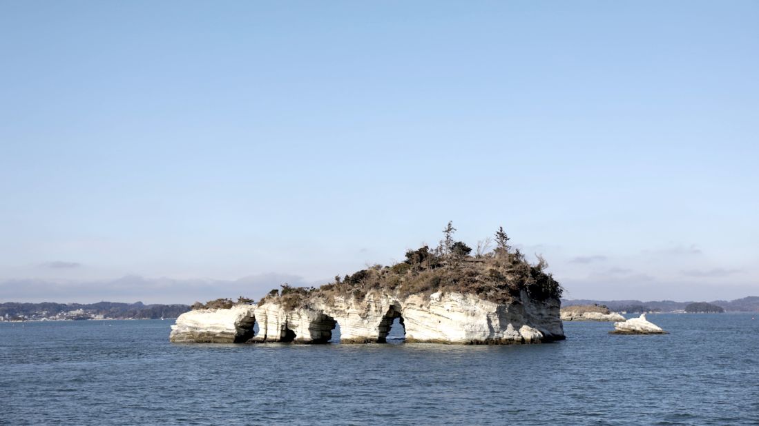 <strong>Kanejima (Bell Island): </strong>Located in the center of Matsushima Bay, this little island features four caverns, broken open by erosion. It's named not for its appearance but rather the sound it makes when it's hit by big waves. 
