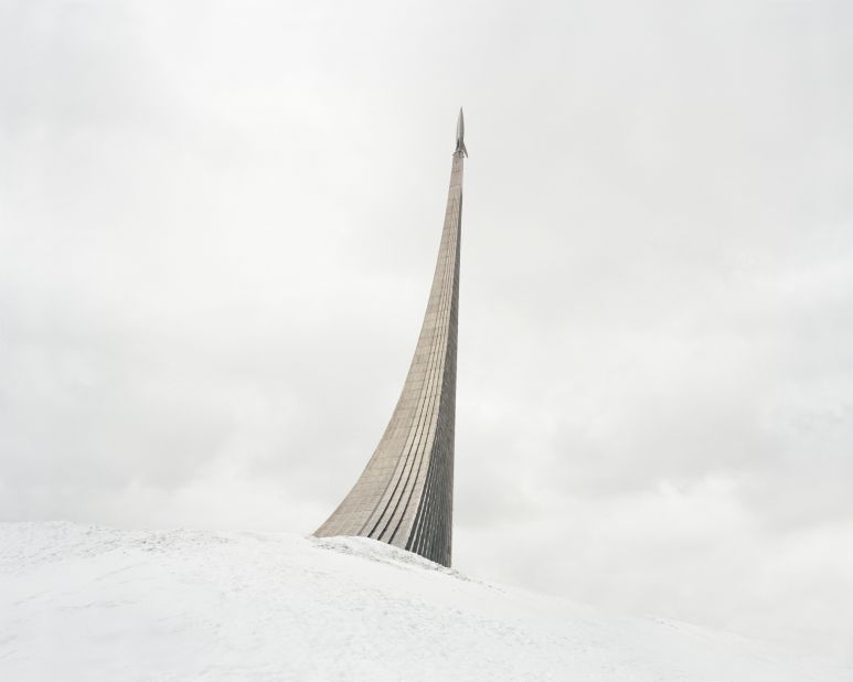 This 350 ft (107 m) tall obelisk made of titanium was erected in Moscow in 1964 to celebrate the early achievements of the USSR in space exploration: among others, the first satellite (1957), the first unmanned Moon landing (1959), the first man in space (1961) and the first woman in space (1963). It depicts a rocket taking off and leaving an exhaust plume behind. The structure was inaugurated on the 7th anniversary of the launch of Sputnik-1, the first man-made object to enter Earth's orbit. At its base sits a museum which was opened in 1981.