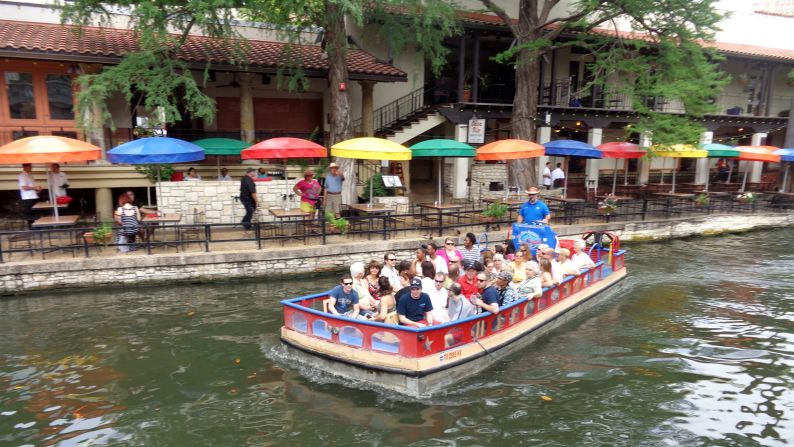 <strong>San Antonio, Texas:</strong> Tourists love to take boat rides at the city's very popular River Walk, which you'll find in the heart of the city.