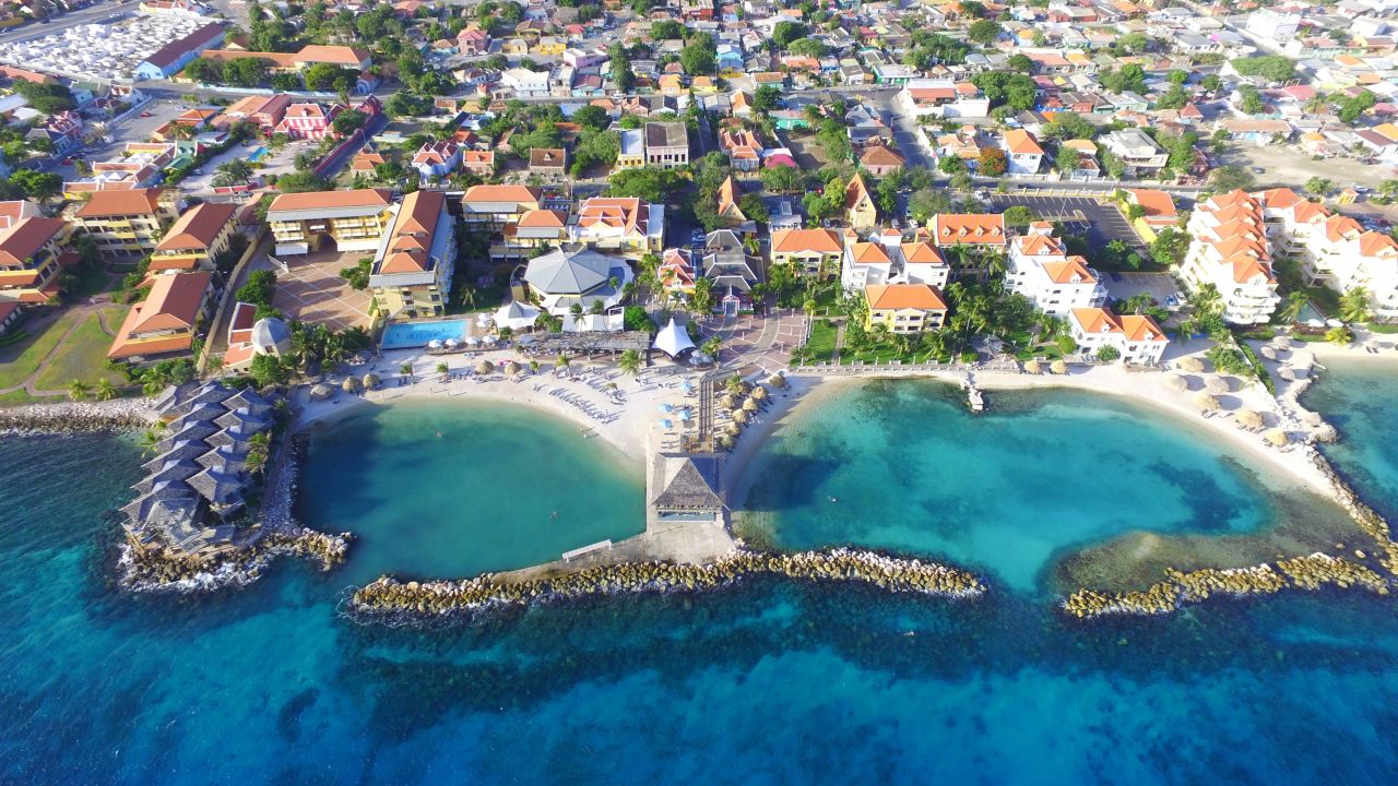 <strong>Curaçao: </strong>Just a few minutes walk from Willemstad, Curaçao's capital, the Avila Beach Hotel gives guests a choice of these side-by-side beaches.
