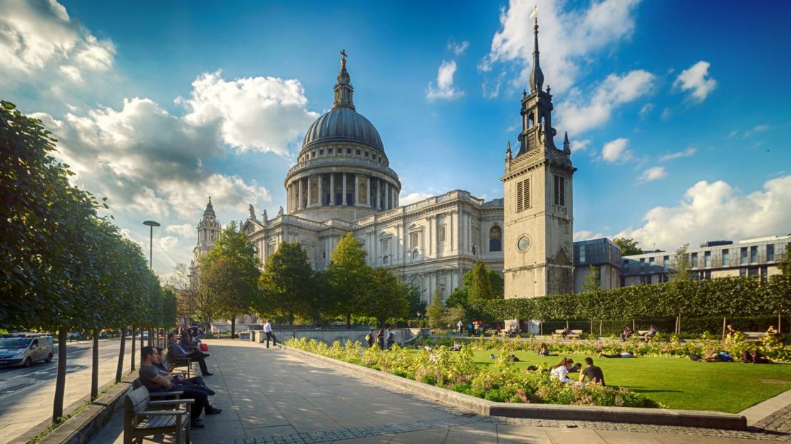 City sightseeing card the London Pass will get you into many royal attractions such as St. Paul's Cathedral.