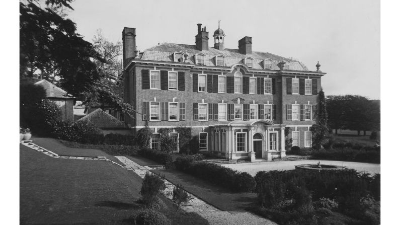 Built in the 17th century by a wealthy plantation owner, Lindridge was known for its impressive interiors, including fabulous ornamental ceilings in the Morning Room and Ballroom. In the early 1960s, its owner decided to open the house to the public but on April 25, 1963 -- before the first visitor set foot inside -- it was gutted by fire. All that remained was a roofless, blackened shell. The ruin survived for two decades when it was replaced by a new, red-brick apartment block.