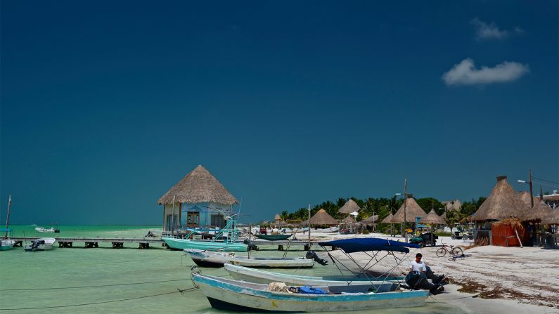 <strong>Mosquito Beach:</strong> Head to this badly named beach for swimming, snorkeling, sailing and more.