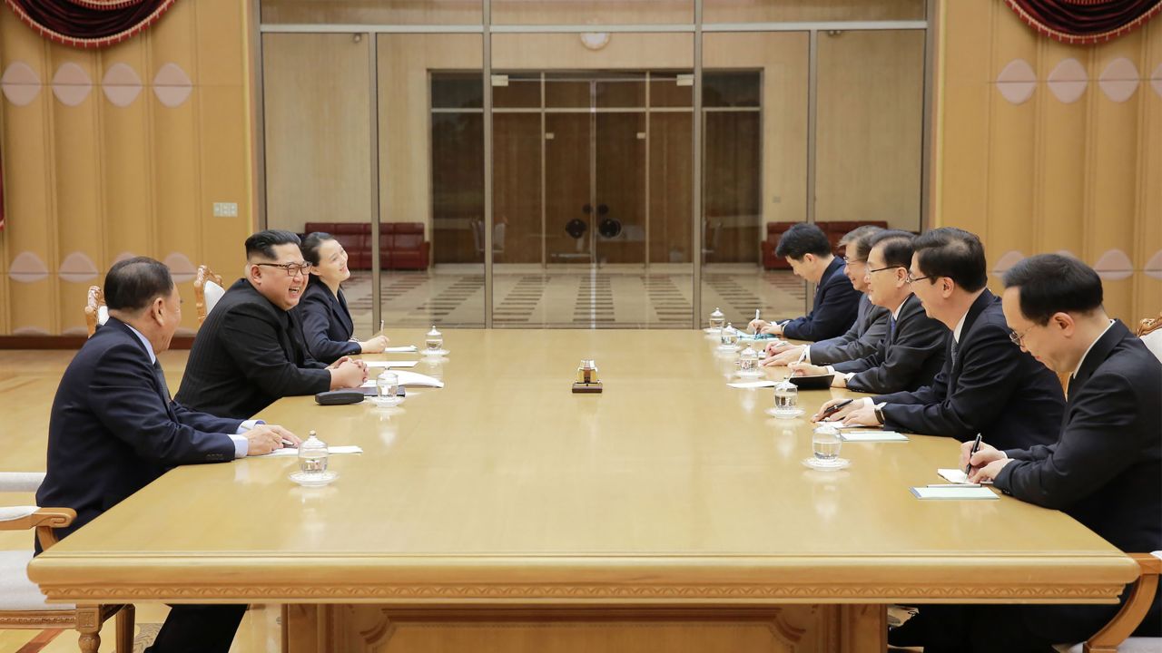This picture taken on March 5, 2018 and released from North Korea's official Korean Central News Agency (KCNA) on March 6, 2018 shows North Korean leader Kim Jong-Un (2nd L) meeting with South Korean delegation, who travelled as envoys of the South's President Moon Jae-in, in Pyongyang.
North Korean leader Kim Jong Un discussed ways to ease tensions on the peninsula with visiting South Korean envoys, the state KCNA news agency reported on March 6. / AFP PHOTO / KCNA VIA KNS / STR / / AFP PHOTO / KCNA VIA KNS / STR / SOUTH KOREA OUT / REPUBLIC OF KOREA OUT ---EDITORS NOTE--- RESTRICTED TO EDITORIAL USE - MANDATORY CREDIT "AFP PHOTO/KCNA VIA KNS" - NO MARKETING NO ADVERTISING CAMPAIGNS - DISTRIBUTED AS A SERVICE TO CLIENTS (Photo credit should read STR/AFP/Getty Images)