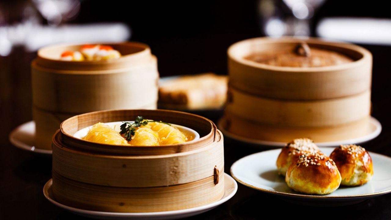 Park Chinois pays homage to 1930s Shanghai glamour whilst serving the finest dim sum and Chinese cuisine.