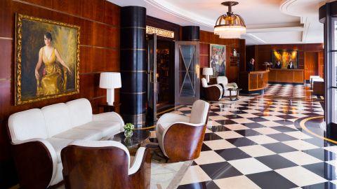 The Beaumont was named the "world's best luxury hotel" by LTI in 2014.