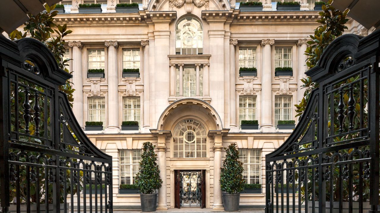 <strong>Rosewood: </strong>Set in a majestic Belle Époque building, Rosewood's wrought iron gates and interior courtyard make you feel as though you've stepped back in time.
