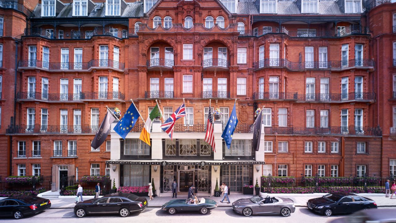 <strong>Claridge's: </strong>For a classically English experience Claridge's is LTI's top choice thanks to its stunning design, elegance and perfect location in the heart of Mayfair.