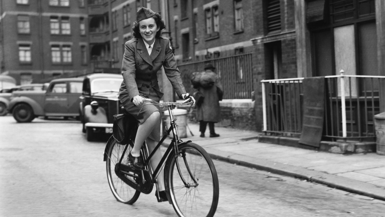 Kathleen "Kick" Kennedy was close to her brother and future president, John F. Kennedy.