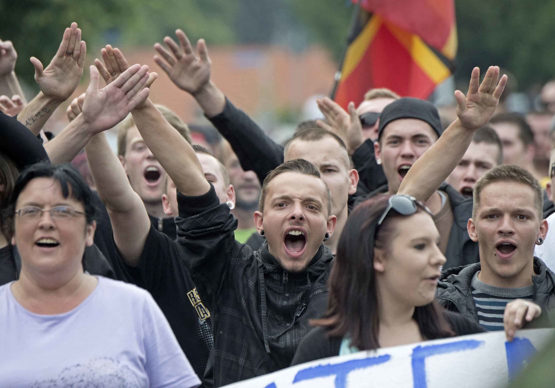 Protesters demonstrate against the arrival of refugees in Freital in June 2015. 