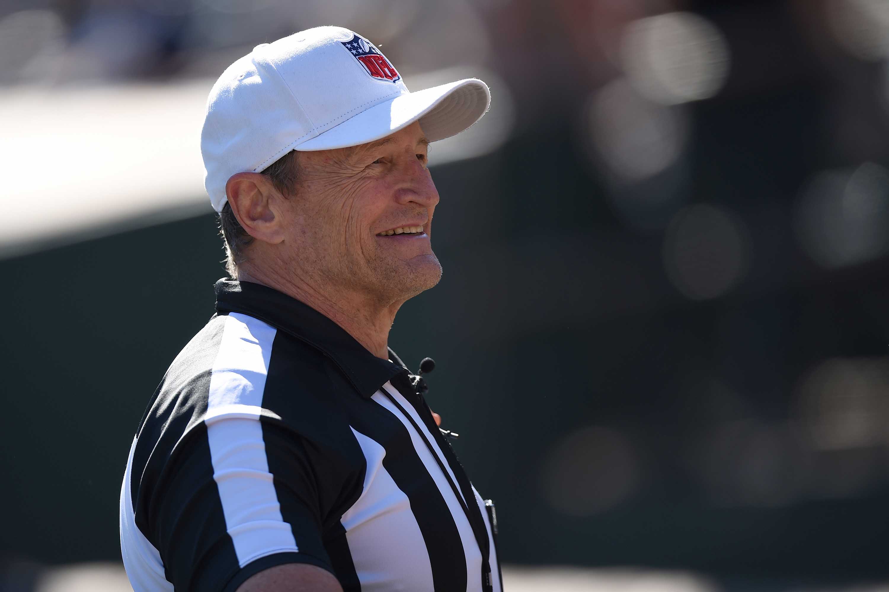 Twitter hilariously reacts to Ed Hochuli's son making NFL referee