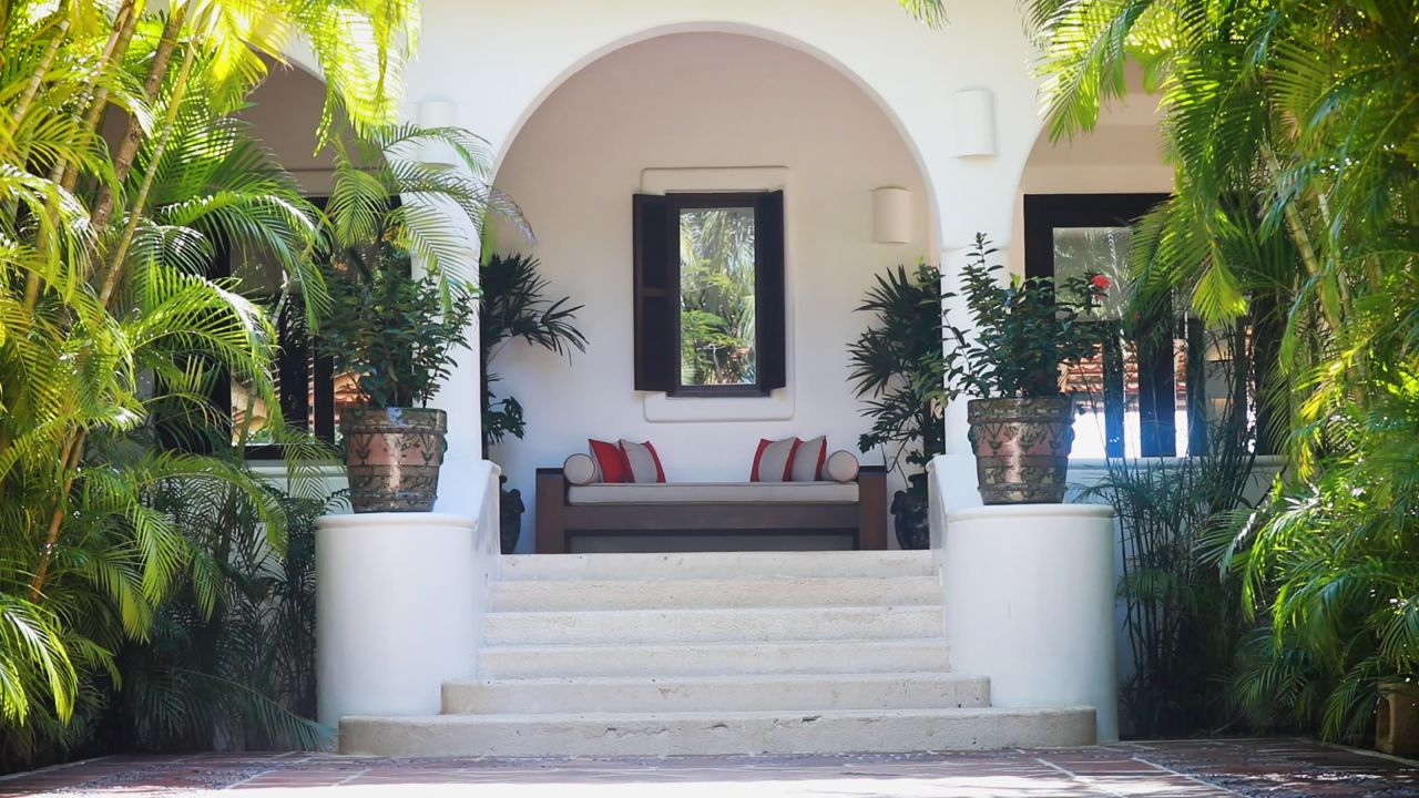 "Esencia" is Spanish for "essence," and the hotel makes relaxing essential.