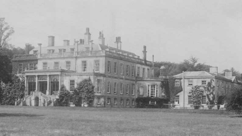 Death duties wiped out many large country houses in the 20th century. Built on the site of an an ancient priory in 1740, Frampton Court was demolished in 1935 when its owners -- faced with punishing inheritance tax bills -- could no longer afford its upkeep.