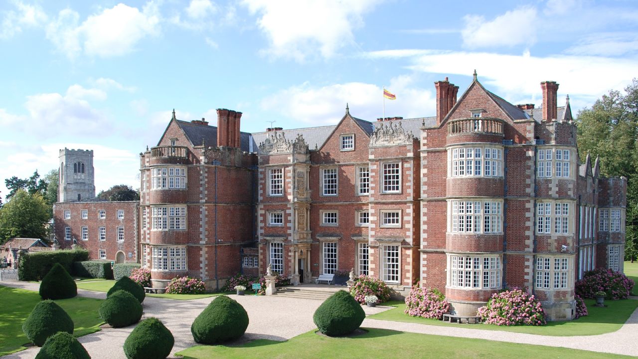 The ancestral home of Simon Cunliffe-Lister, Burton Agnes Hall dates from Elizabethan times. It was designed by architect Robert Smithson, Master Mason to Queen Elizabeth I. 