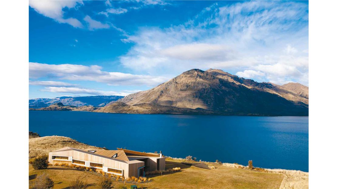 "Te Kahu" in Wanaka offers a beautiful view of Lake Wanaka.