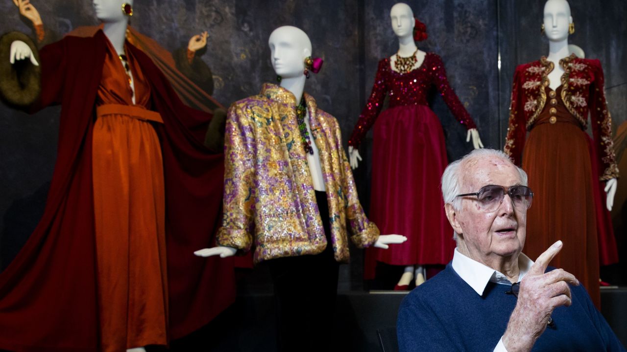 Hubert de Givenchy, famed fashion designer, dies | CNN