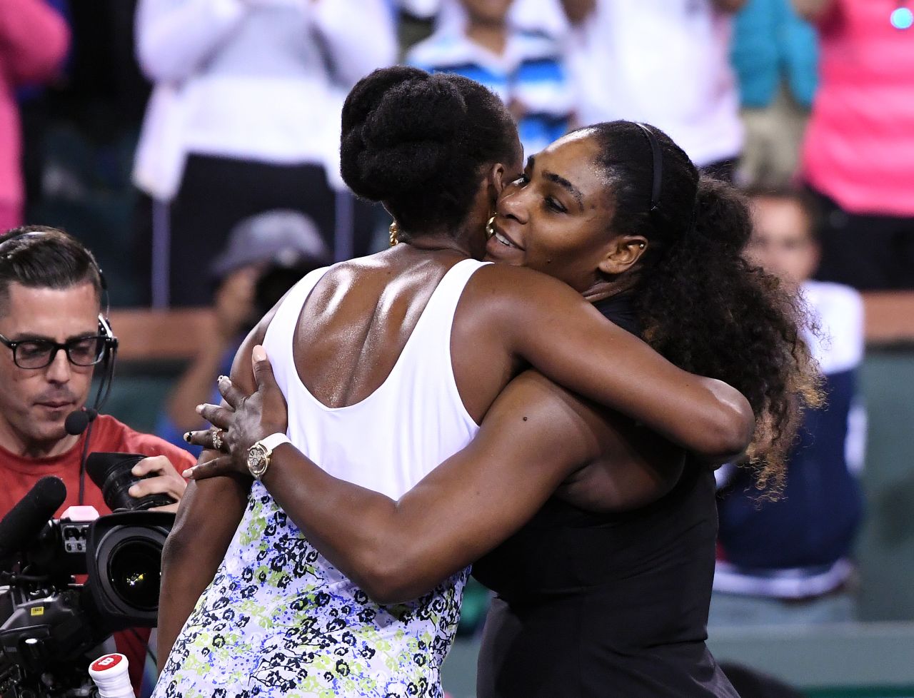 After saving a break point in the last game, it was Venus who prevailed 6-3 6-4 to move into the fourth round. 