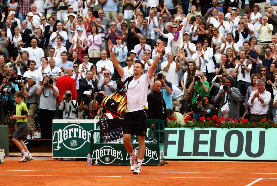 Soderling handed Nadal his first ever defeat at the French Open after the Mallorcan's titles in 2005, 2006, 2007 and 2008. 
