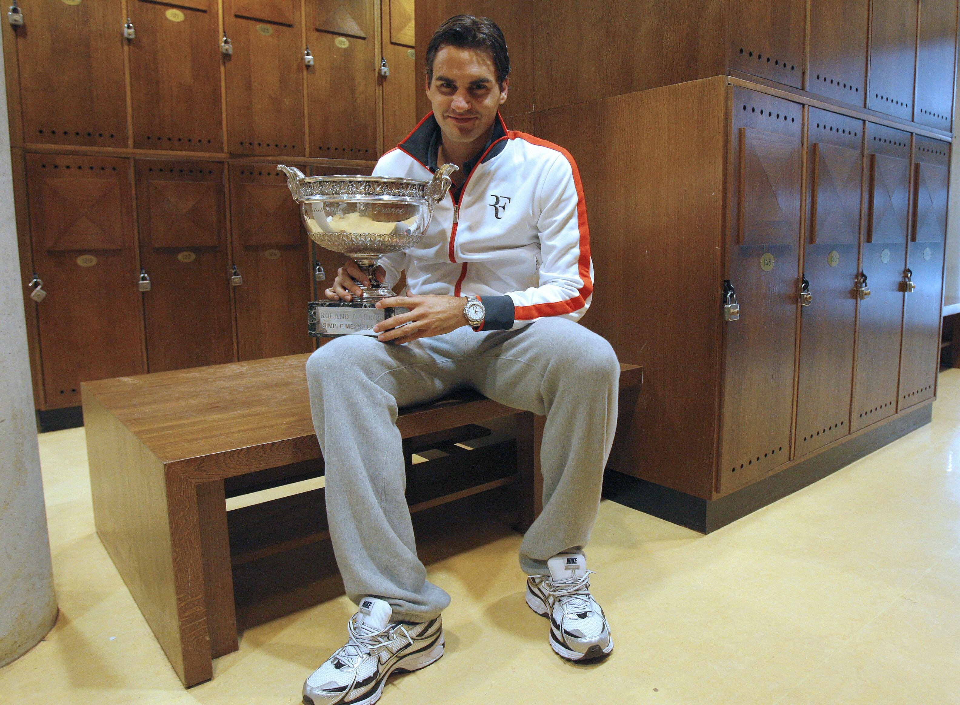 Federer got his hands on the famous Coupe des Mousquetaires. 