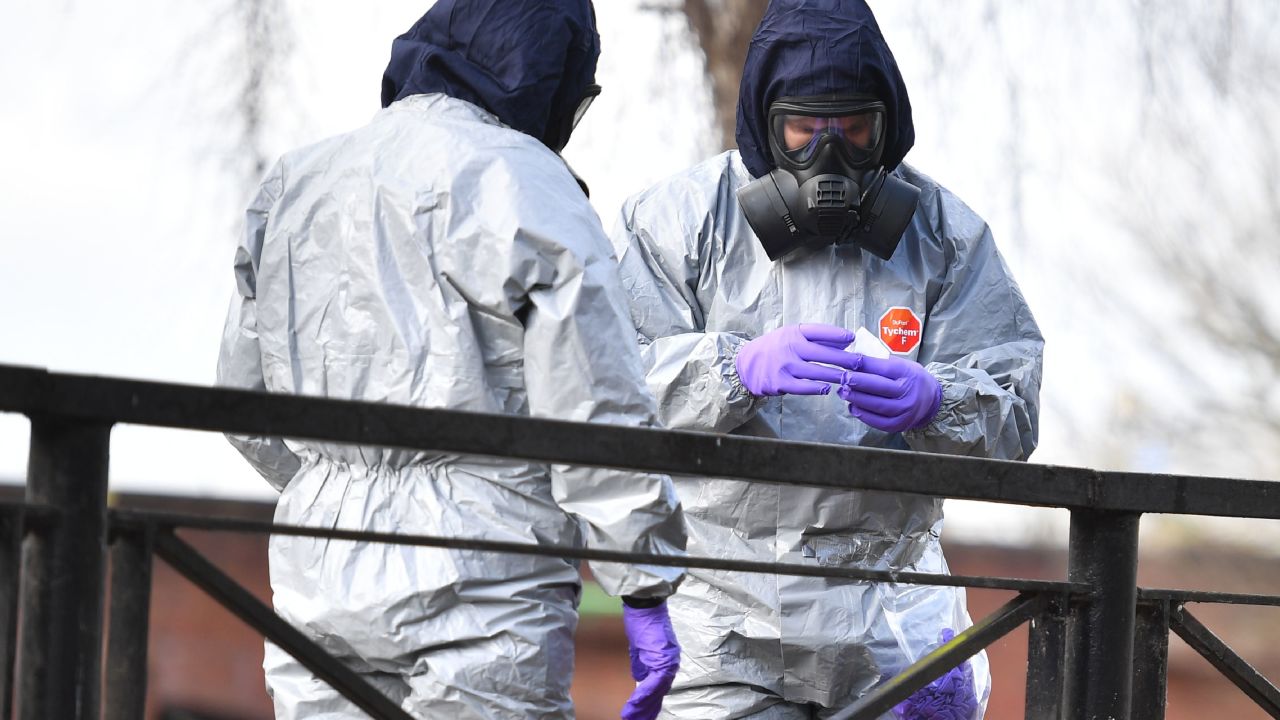 Personnel bag samples as they swab railings near a bench covered in a protective tent at The Maltings shopping centre in Salisbury, southern England, on March 16, 2018, as investigations and operations continue in connection with the major incident sparked after a man and a woman were apparently poisoned in a nerve agent attack in Salisbury on March 4.
NATO Secretary General Jens Stoltenberg said March 16, the alliance did not want a return to Cold War hostilities with Russia while expressing support for Britain's strong stance on the nerve agent attack. / AFP PHOTO / Ben STANSALL (Photo credit should read BEN STANSALL/AFP/Getty Images)