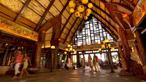The Maka'ala Lobby at Aulani, named for the word meaning to be wide awake or aware, features a 200-foot mural painted by Hawaiian artist Martin Charlot.