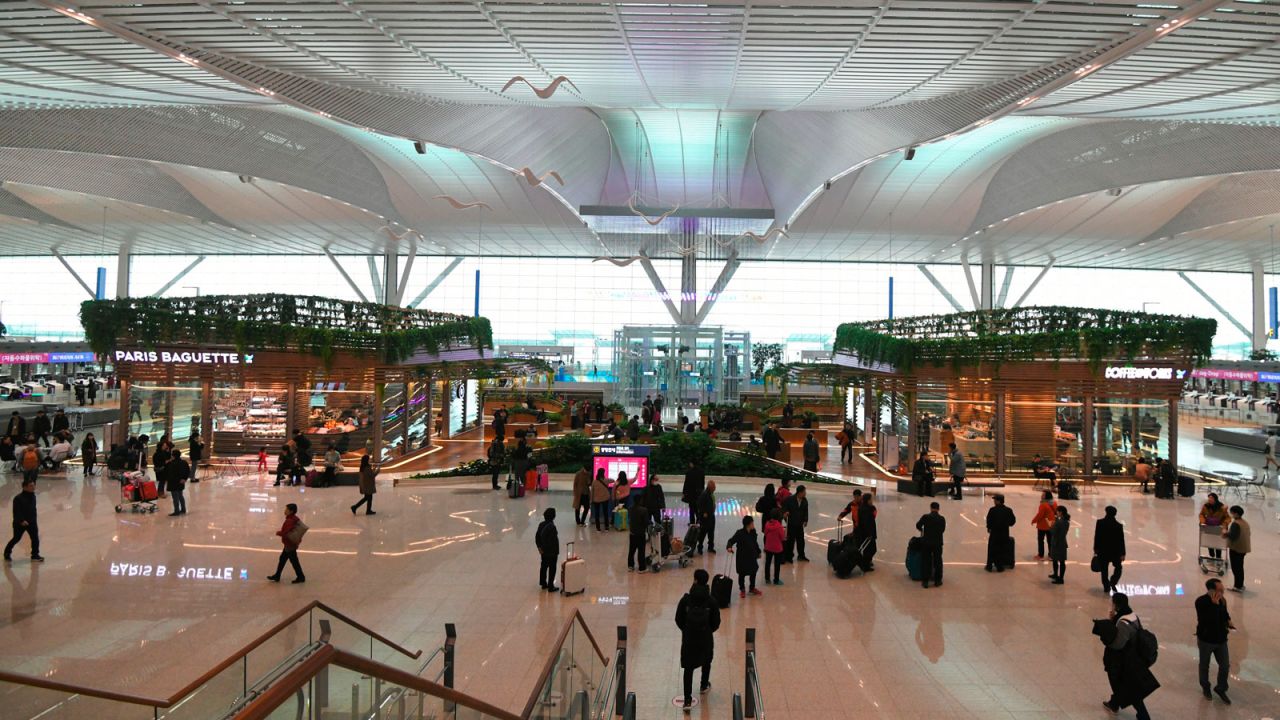 <strong>2. Incheon International Airport (Seoul, South Korea): </strong>South Korea's Incheon International Airport has moved up one place in the list, coming in 2nd this time. It also won an award for its airport staff.