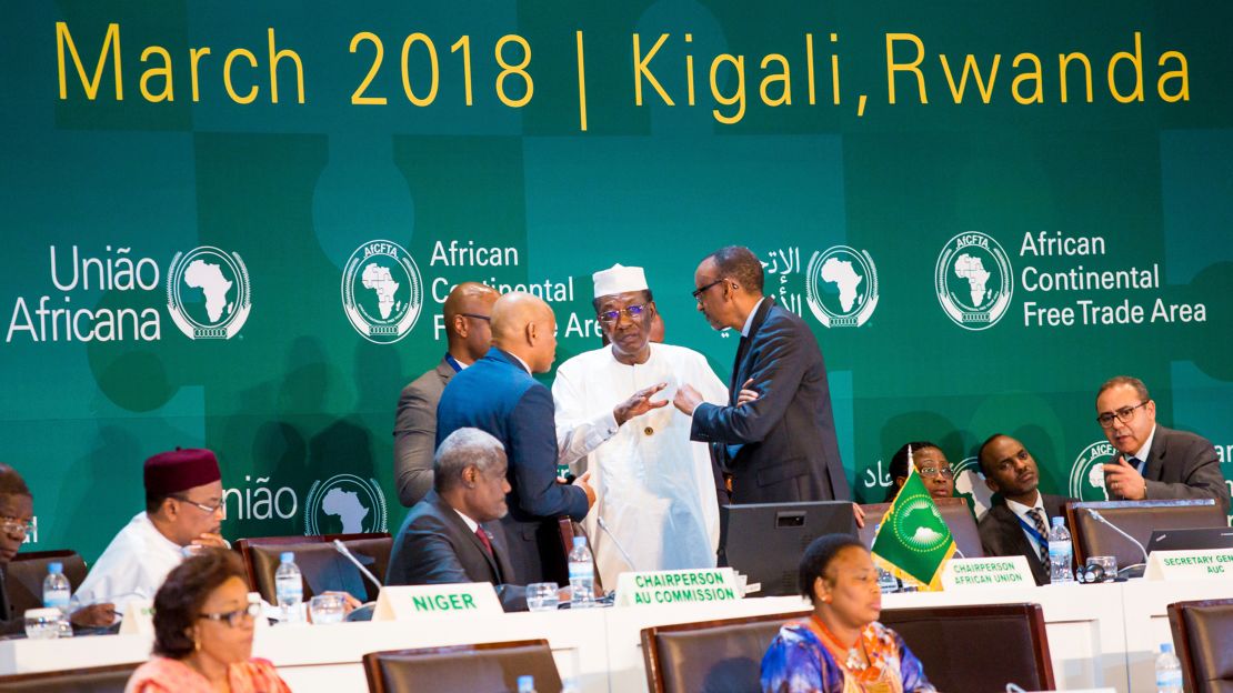 President Paul Kagame consults with Chadian President Idriss Deby.