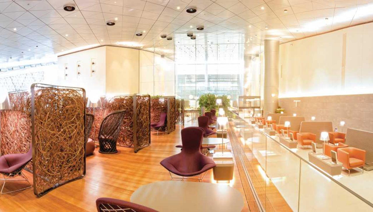 <strong>Al Mourjan Lounge:</strong> Qatar Airways' business class lounge is a huge, 10,000-square-meter facility capable of handling up to 1,000 people at a time.