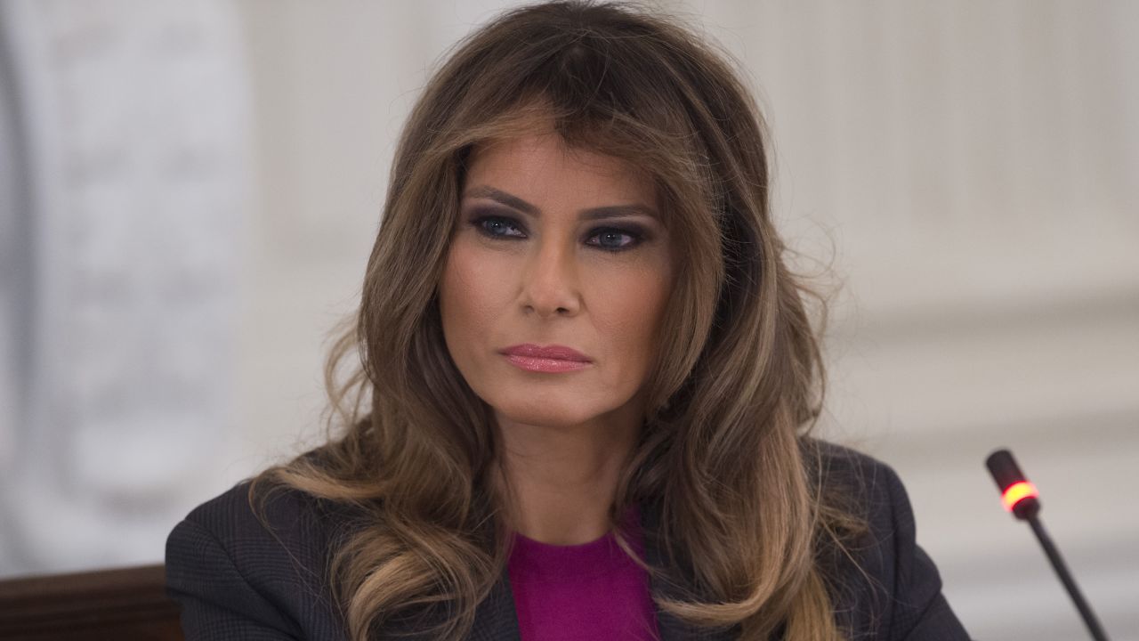 US First Lady Melania Trump holds a roundtable discussion on cyber safety with technology leaders in the State Dining Room of the White House in Washington, DC, March 20, 2018. / AFP PHOTO / SAUL LOEB (Photo credit should read SAUL LOEB/AFP/Getty Images)