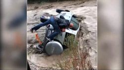 california suv water rescue orig vstan cws kj_00002018