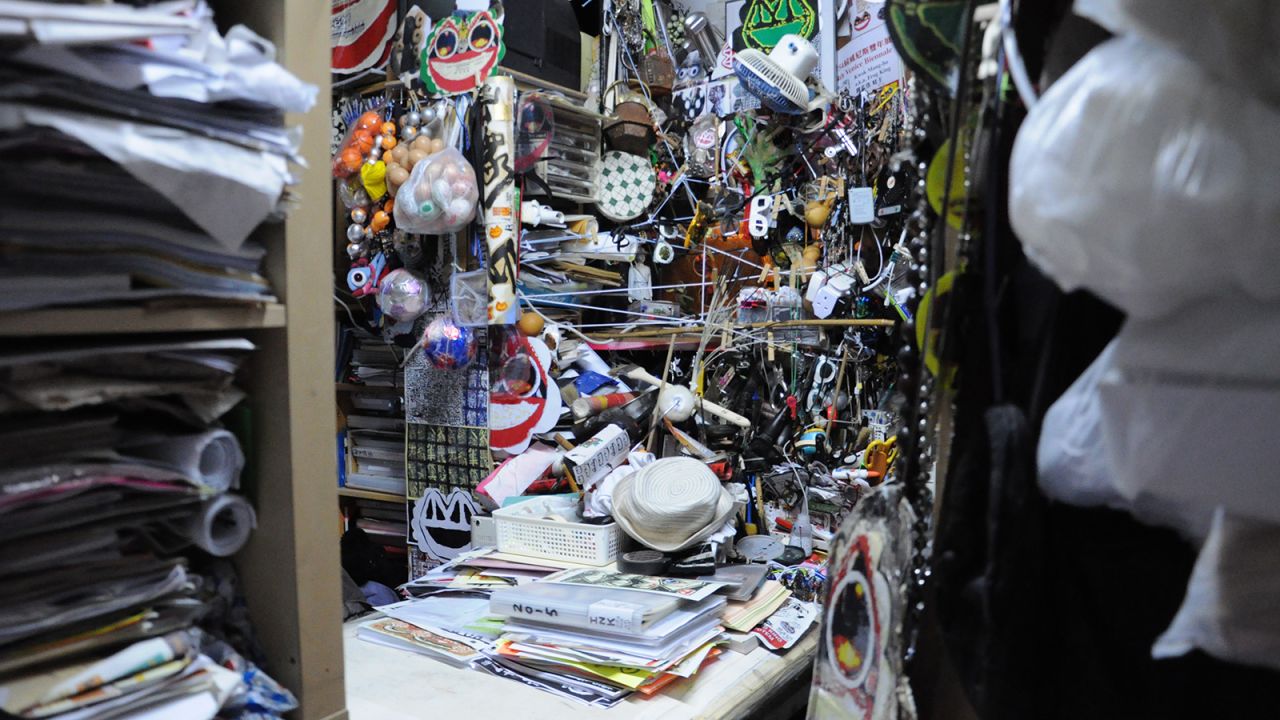 <strong>Beauty in the mundane: </strong>Kwok's studio is crammed with thousands of everyday objects -- or "community heritage" as Kwok describes it -- that were gifts from his neighbors.
