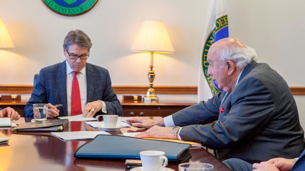 Secretary of Energy Rick Perry and Murray Energy CEO Robert Murray meet.