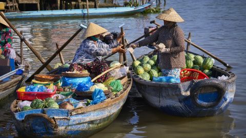 Azerai Hotel Can Tho - Floating Market - Beautiful Vietnam