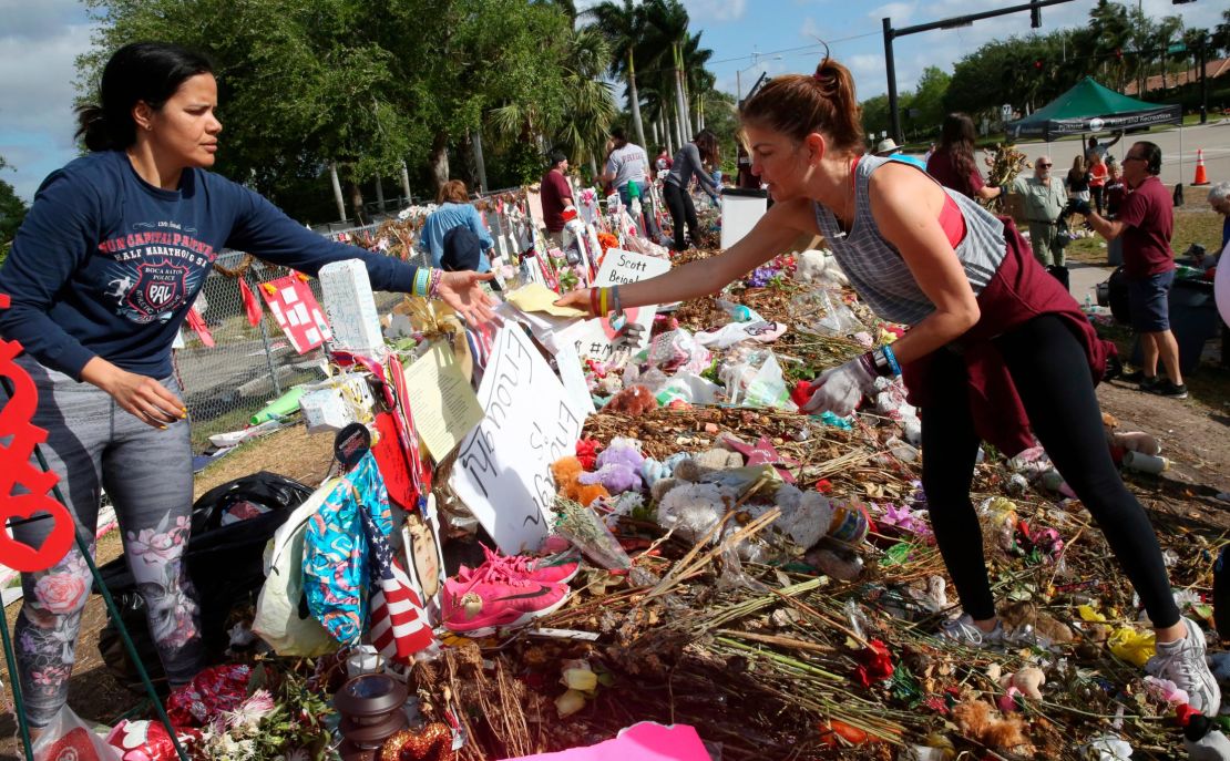 Memorial for Parkland shooting victims dismantled | CNN