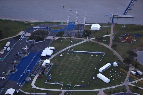 This park will host the triathlon, where England's <a href="https://edition.cnn.com/2017/12/19/sport/brownlee-brothers-commonwealth-games/index.html">Brownlee brothers</a> will look to defend their one-two secured in Glasgow in 2014. 