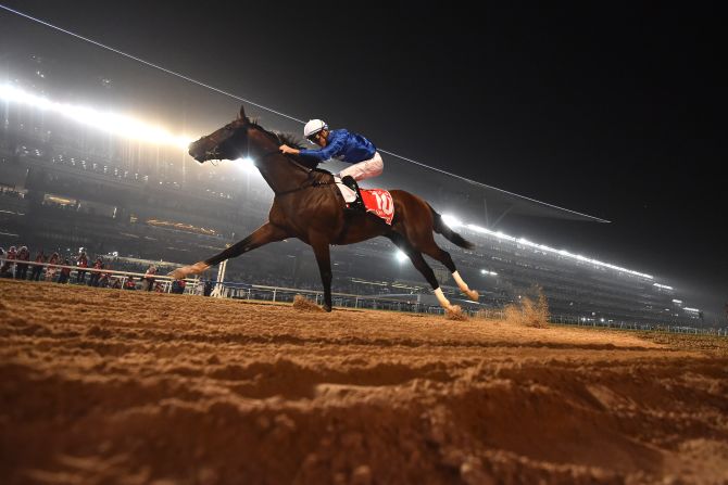 Last May, Thunder Snow bucked before pulling up early in the Kentucky Derby. On Saturday, the Irish thoroughbred looked far more assured.