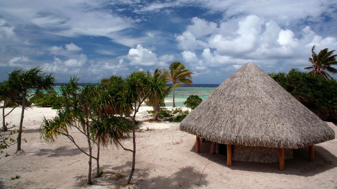 Hollywood star Marlon Brando loved Tetiaroa so much that he decided to buy it out right.