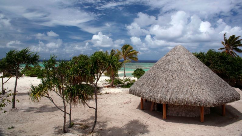 <strong>Tetiaroa, Tahiti:</strong> Located 40 kilometers north of Tahiti, this 13-island Polynesian atoll  encircles a sparkling lagoon and has already hosted the Obamas and the Duchess of Cambridge's sister Pippa Middleton. 