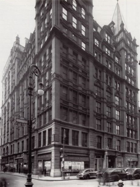<strong>Postcard from 1940: </strong>This snapshot shows what the building looked like decades ago.