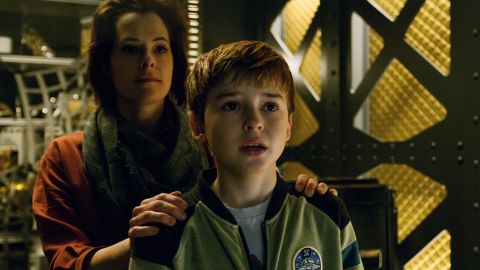 Parker Posey, Max Jenkins in 'Lost in Space'