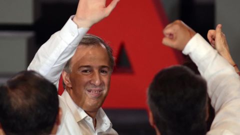 Jose Antonio Meade on the campaign trail.